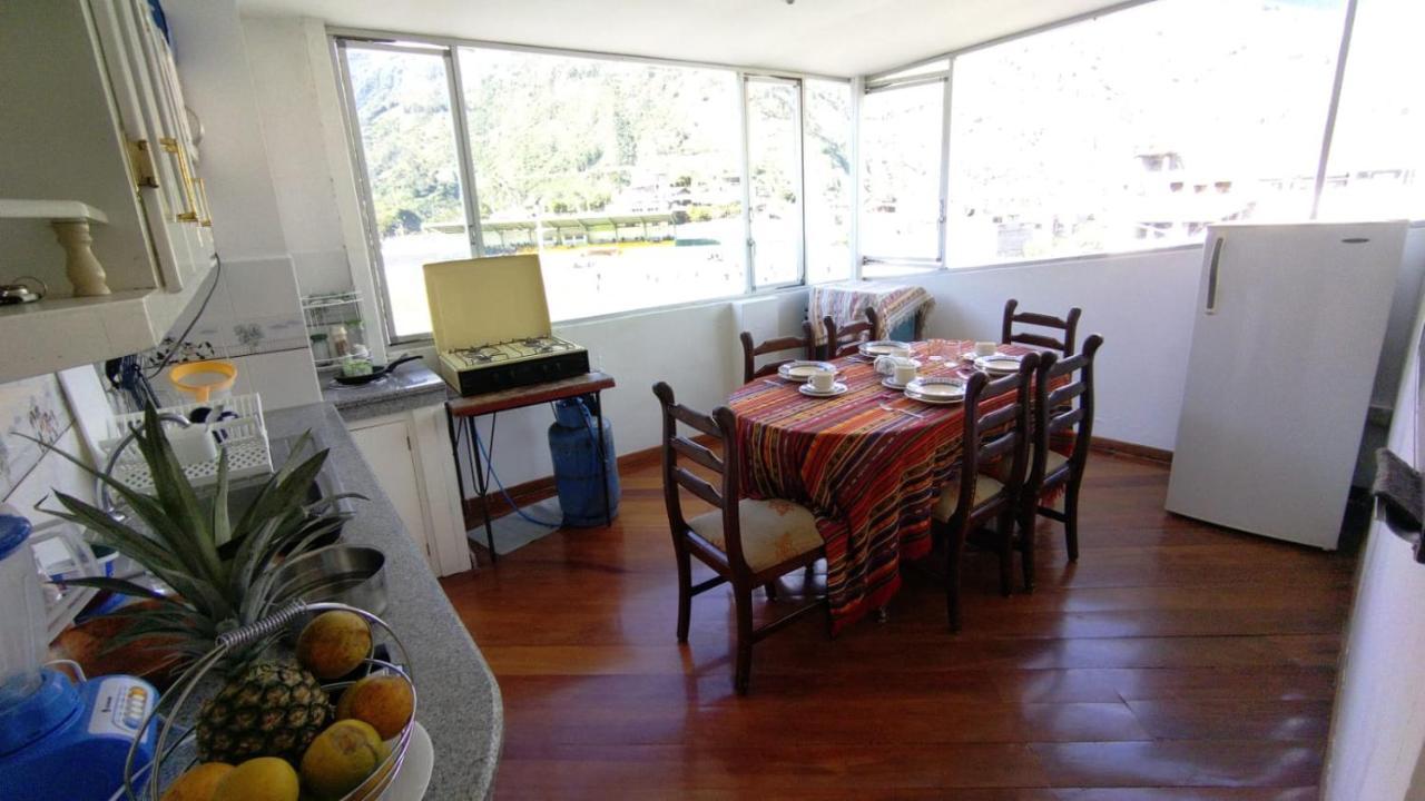 Mayra'S Apartments And Spanish School Banos  Exterior photo